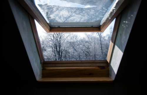 Dachfenster im Winter